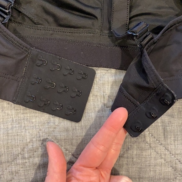 Lululemon Black Ta Ta Tamer 34D - Picture 12 of 16